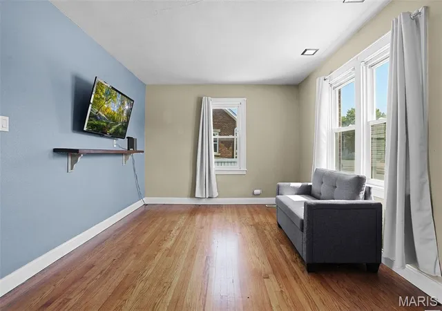 Photo 2 of Single family home for sale at 1513 Broadway, Highland, IL 62249 | MLS# MIS26057502 | Listing updated on 2026-09-20