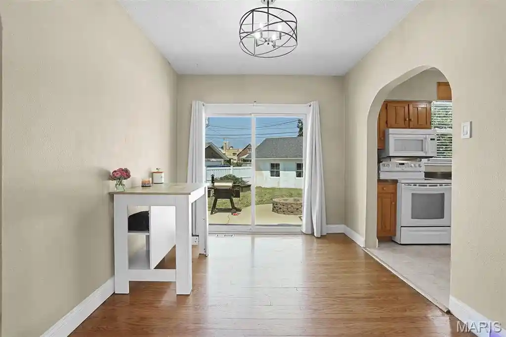 Photo 4 of Single family home for sale at 1513 Broadway, Highland, IL 62249 | MLS# MIS26057502 | Listing updated on 2026-10-26