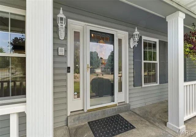 Photo 4 of Single family home for sale at 100 Quiet Grv Ct, Saint Peters, MO 63376 | MLS# MIS26057515 | Listing updated on 2026-10-26