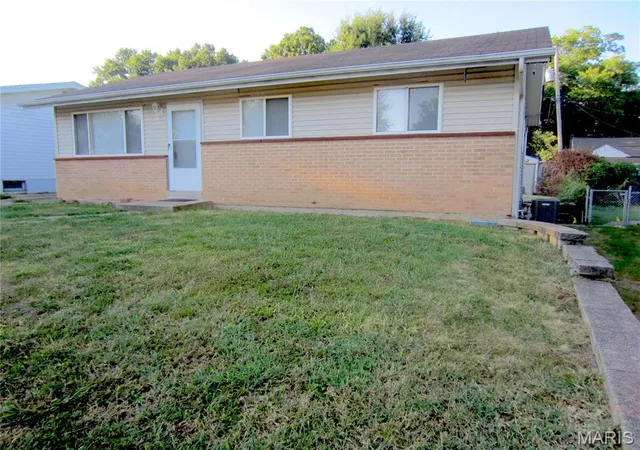 Photo 2 of Sale Pending at 1103 Northdale Ave, Saint Louis, MO 63138 | MLS# MIS26057529 | Listing updated on 2026-09-24