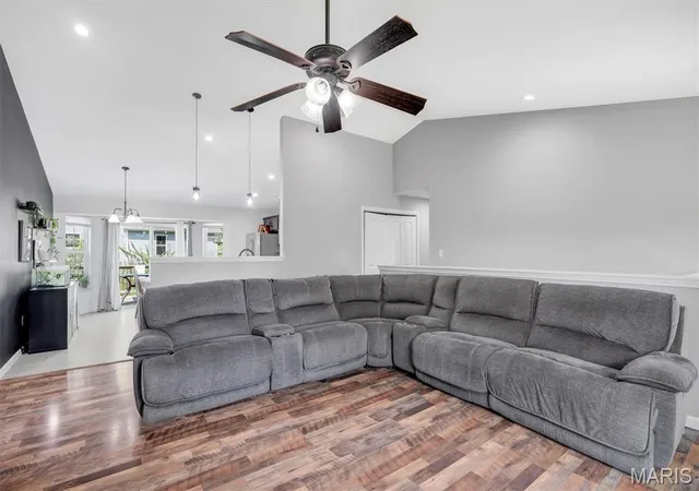 Photo 3 of Single family home for sale at 1077 S Shore Dr, Catawissa, MO 63015 | MLS# MIS26057534 | Listing updated on 2026-09-21