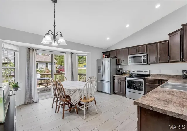 Photo 4 of Single family home for sale at 1077 S Shore Dr, Catawissa, MO 63015 | MLS# MIS26057534 | Listing updated on 2026-09-21