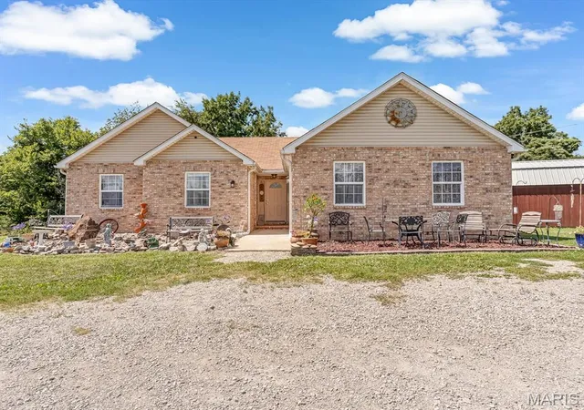 Photo 1 of Single family home for sale at 2150 Winter Ln, Godfrey, IL 62035 | MLS# MIS26057538 | Listing updated on 2026-09-07