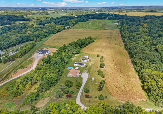 Photo 2 of Single family home for sale at 2150 Winter Ln, Godfrey, IL 62035 | MLS# MIS26057538 | Listing updated on 2026-09-07
