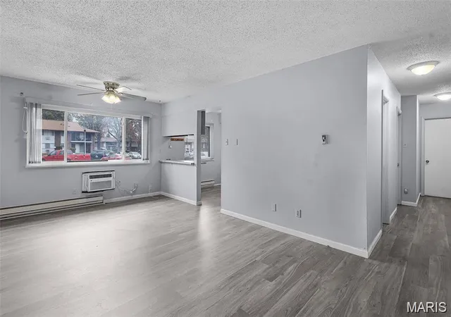 Listing Photo 4 - Condo for sale in building located at 8729 Sieloff Dr, Hazelwood, MO 63042 - Unit #A