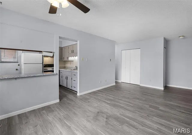 Listing Photo 5 - Condo for sale in building located at 8729 Sieloff Dr, Hazelwood, MO 63042 - Unit #A