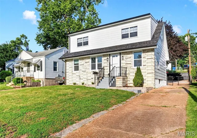 Photo 2 of Single family home for sale at 4508 Saint Leo Ln, Saint Ann, MO 63074 | MLS# MIS26057545 | Listing updated on 2026-09-06