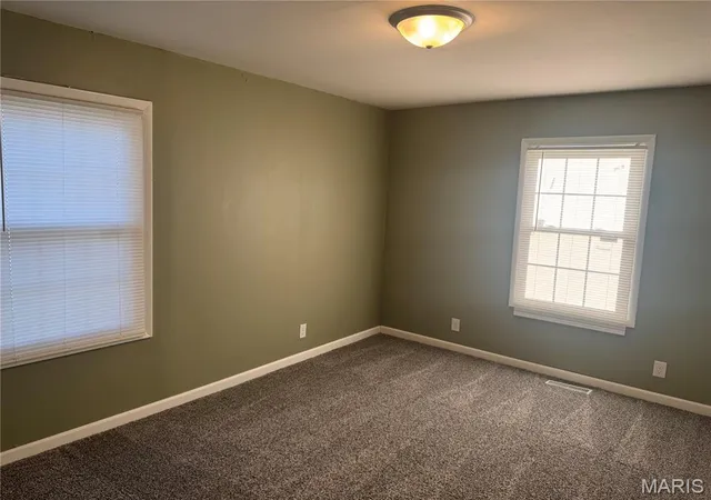 Photo 4 of Single family home for sale at 17 Randolph Dr, Centralia, IL 62801 | MLS# MIS26057558 | Listing updated on 2026-10-02