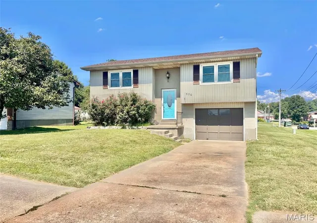 Photo 1 of Single family home for sale at 1530 Oak St, Jackson, MO 63755 | MLS# MIS26057566 | Listing updated on 2026-09-05