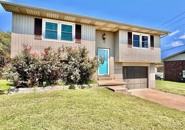 Photo 2 of Single family home for sale at 1530 Oak St, Jackson, MO 63755 | MLS# MIS26057566 | Listing updated on 2026-09-05