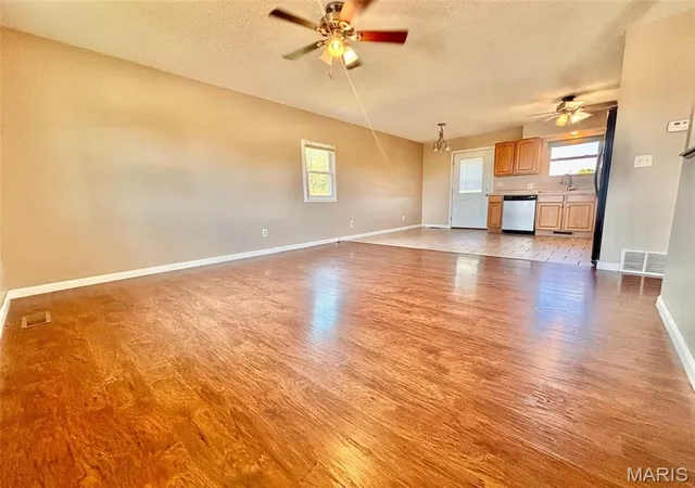 Photo 4 of Single family home for sale at 1530 Oak St, Jackson, MO 63755 | MLS# MIS26057566 | Listing updated on 2026-09-05
