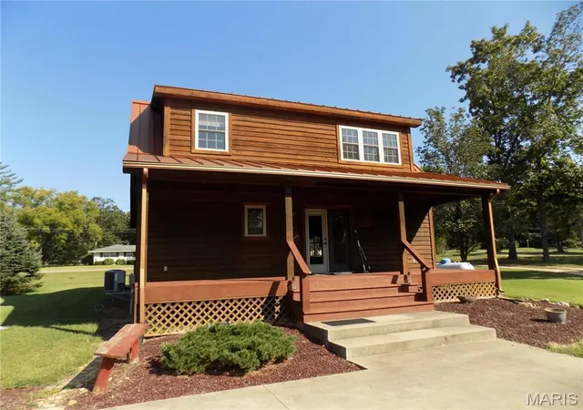 Photo 2 of Single family home for sale at 1308 Lake Dr, Ironton, MO 63650 | MLS# MIS26057568 | Listing updated on 2026-09-30