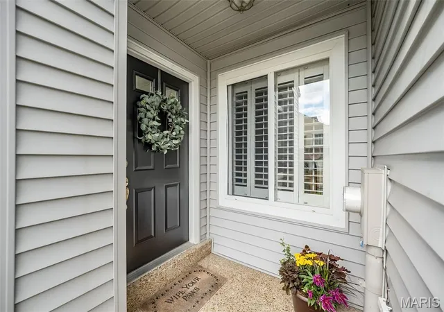 Photo 3 of Sale Pending at 1706 Ridgeview Cir Dr, Ballwin, MO 63021 | MLS# MIS26057577 | Listing updated on 2026-09-27