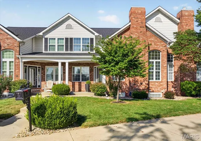 Photo 2 of Townhouse for sale at 116 Country Clb View, Edwardsville, IL 62025 | MLS# MIS26057587 | Listing updated on 2026-09-13