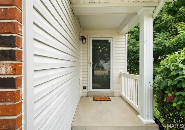 Photo 3 of Townhouse for sale at 209 Waterside Xing Ct, Saint Peters, MO 63376 | MLS# MIS26057600 | Listing updated on 2026-09-22