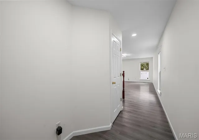 Photo 4 of Townhouse for sale at 209 Waterside Xing Ct, Saint Peters, MO 63376 | MLS# MIS26057600 | Listing updated on 2026-09-22