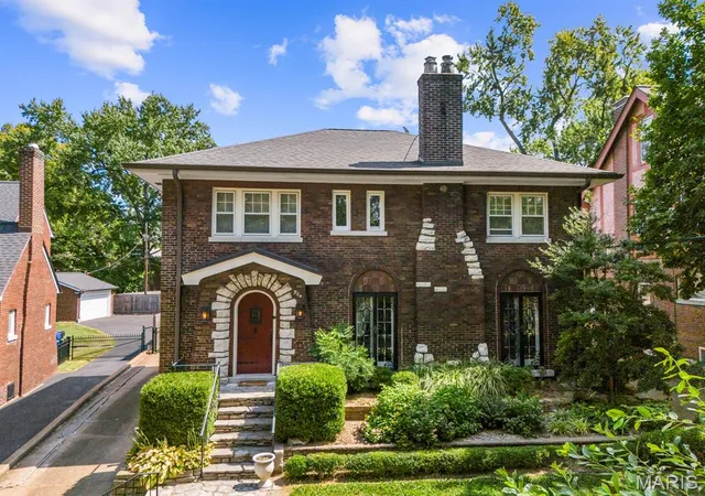 Photo 1 of Single family home for sale at 754 Yale Ave, University City, MO 63130 | MLS# MIS26057603 | Listing updated on 2026-09-14