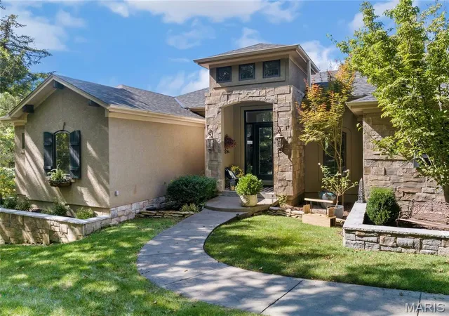 Photo 4 of Single family home for sale at 302 Country Ridge Dr, Camdenton, MO 65020 | MLS# MIS26057604 | Listing updated on 2026-09-14