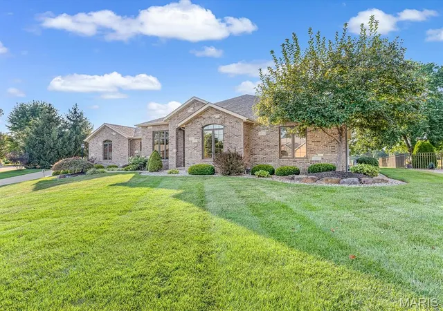 Photo 2 of Single family home for sale at 5205 Fox Cvs, Edwardsville, IL 62025 | MLS# MIS26057608 | Listing updated on 2026-09-06