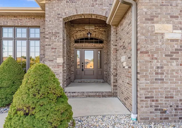 Photo 3 of Single family home for sale at 5205 Fox Cvs, Edwardsville, IL 62025 | MLS# MIS26057608 | Listing updated on 2026-09-06