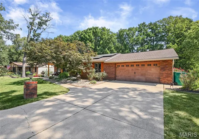 Photo 3 of Single family home for sale at 511 Rebecca Dr, O Fallon, IL 62269 | MLS# MIS26057616 | Listing updated on 2026-09-25