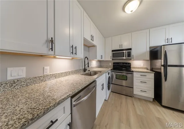 Listing Photo 3 - Condo for sale in building located at 5630 Pershing Ave, St. Louis, MO 63112 - Unit #59