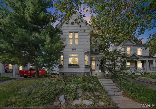 Photo 1 of Sale Pending at 408 Bluff St, Alton, IL 62002 | MLS# MIS26057620 | Listing updated on 2026-09-13