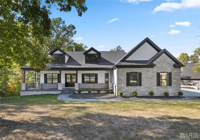 Photo 1 of Single family home for sale at 55 Lake Bnd Dr, Winfield, MO 63389 | MLS# MIS26057627 | Listing updated on 2026-10-14