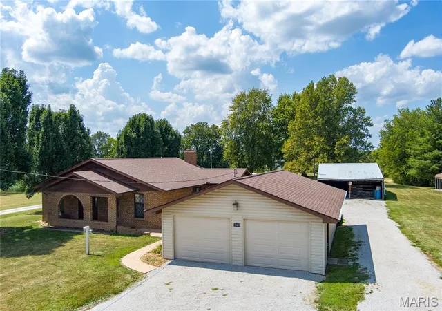 Photo 4 of Single family home for sale at 7043 Walsh Rd, Ellis Grove, IL 62241 | MLS# MIS26057628 | Listing updated on 2026-09-14