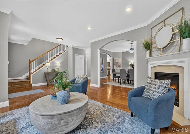 Photo 4 of Sale Pending at 3843 Russell Blvd, Saint Louis, MO 63110 | MLS# MIS26057640 | Listing updated on 2026-10-19