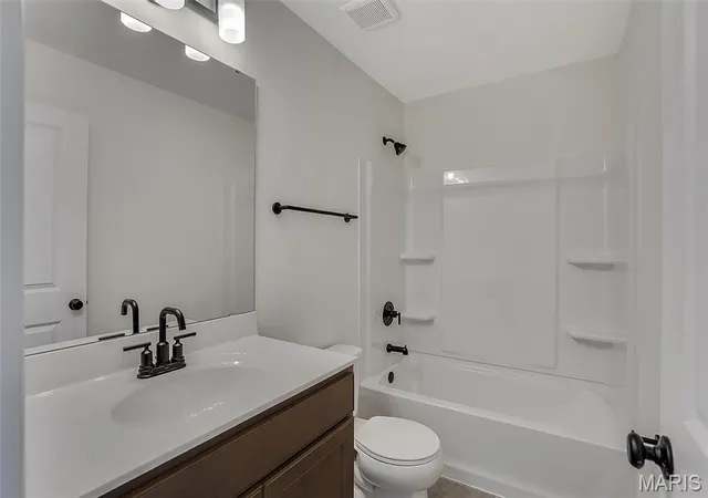 Photo 3 of Single family home for sale at 524 Evening Primrose Dr, Wentzville, MO 63385 | MLS# MIS26057642 | Listing updated on 2026-09-06