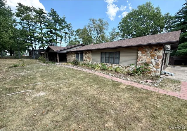 Photo 1 of Single family home for sale at 202 S Missouri Ave, Salem, MO 65560 | MLS# MIS26057647 | Listing updated on 2026-09-07