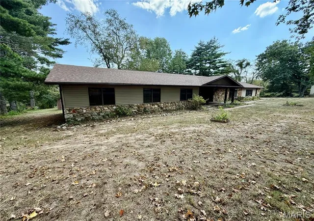 Photo 2 of Single family home for sale at 202 S Missouri Ave, Salem, MO 65560 | MLS# MIS26057647 | Listing updated on 2026-09-07