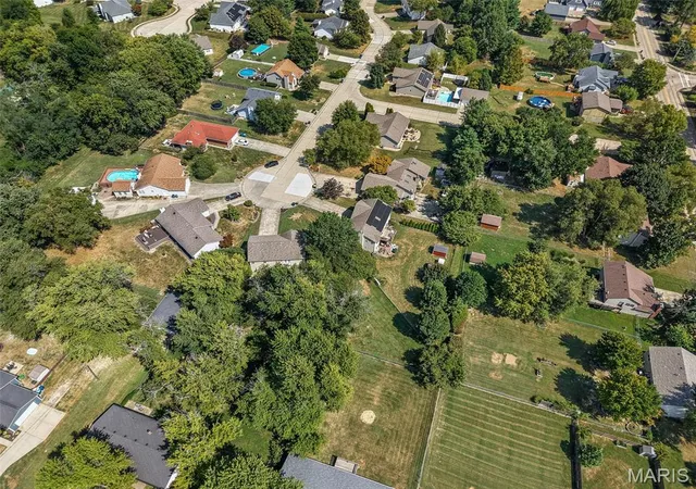 Photo 46 of Sale Pending at 2433 Fld Point Dr, Maryville, IL 62062 | MLS# MIS26057648 | Listing updated on 2026-09-13