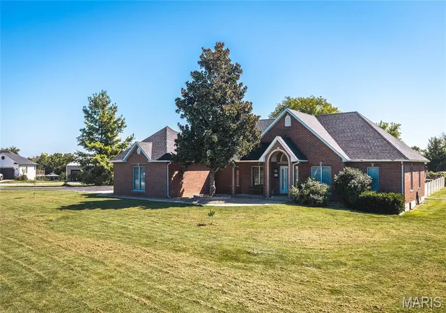 Photo 1 of Sale Pending at 10050 Vintage Ln, Rolla, MO 65401 | MLS# MIS26057649 | Listing updated on 2026-09-08