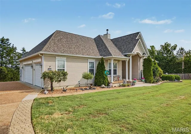 Photo 3 of Sale Pending at 7941 Local Hillsboro Rd, Cedar Hill, MO 63016 | MLS# MIS26057654 | Listing updated on 2026-10-05
