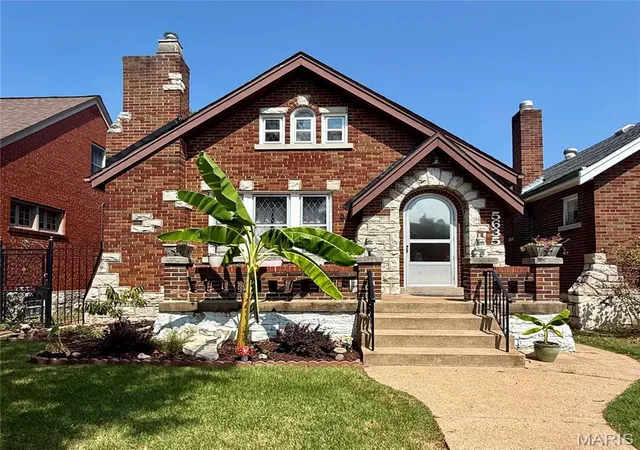 Photo 1 of Single family home for sale at 5635 Walsh St, Saint Louis, MO 63109 | MLS# MIS26057676 | Listing updated on 2026-10-08