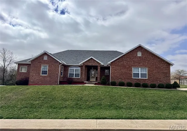 Photo 1 of Single family home for sale at 220 April Dr, Saint Robert, MO 65584 | MLS# MIS26057681 | Listing updated on 2026-09-06