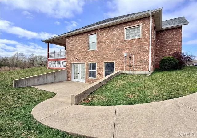 Photo 3 of Single family home for sale at 220 April Dr, Saint Robert, MO 65584 | MLS# MIS26057681 | Listing updated on 2026-09-06