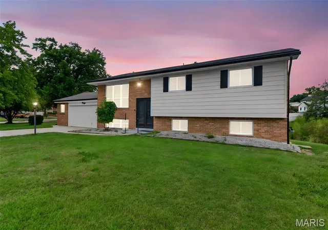 Photo 1 of Single family home for sale at 11029 Patrina Ct, Saint Louis, MO 63126 | MLS# MIS26057687 | Listing updated on 2026-09-25