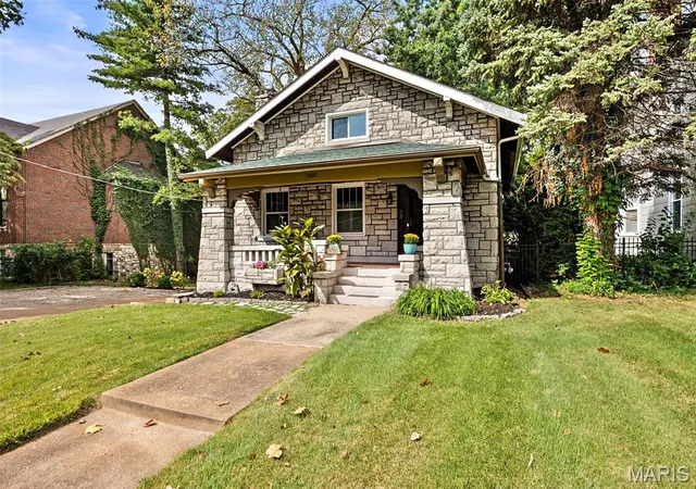 Photo 2 of Single family home for sale at 1507 Mccausland Ave, Saint Louis, MO 63117 | MLS# MIS26057690 | Listing updated on 2026-09-14