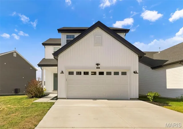Photo 2 of Single family home for sale at 191 Crestfield Ct, Saint Charles, MO 63301 | MLS# MIS26057696 | Listing updated on 2026-09-14