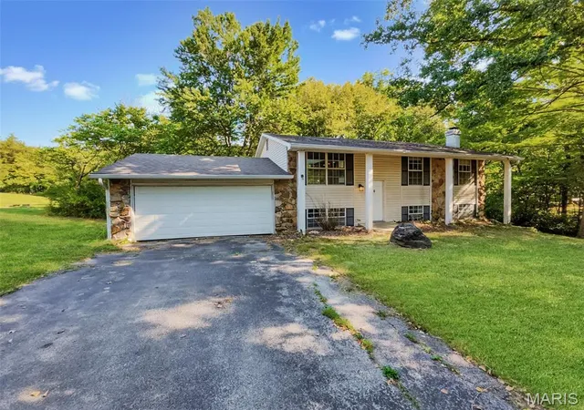 Single family home for sale at 4361 Woodridge Dr, Hillsboro, MO 63050 | MLS# MIS26057702
