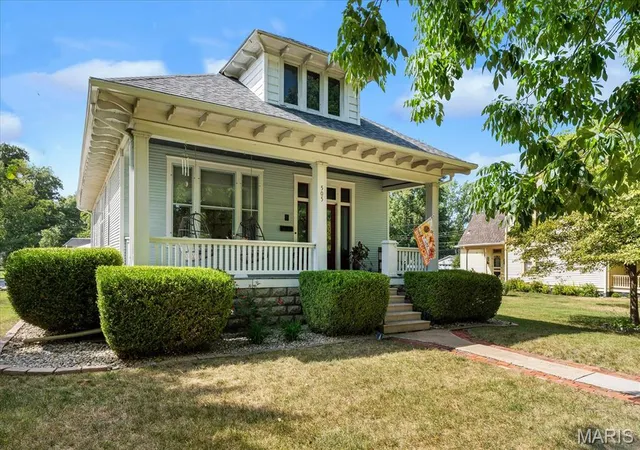 Photo 3 of Sale Pending at 505 N Lincoln Ave, O Fallon, IL 62269 | MLS# MIS26057704 | Listing updated on 2026-09-20