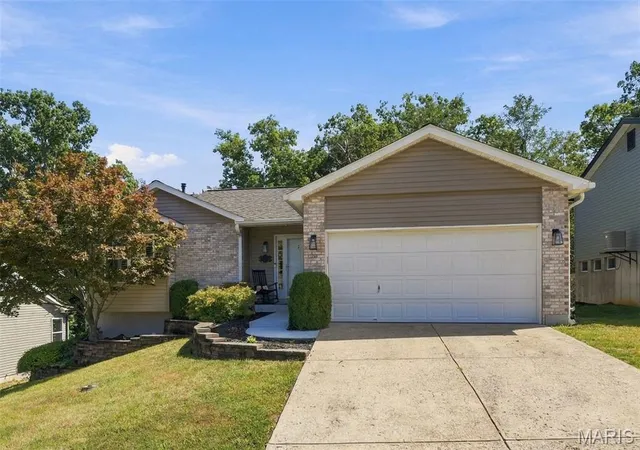 Photo 1 of Single family home for sale at 1712 12 Oaks Pl, Pevely, MO 63070 | MLS# MIS26057710 | Listing updated on 2026-09-21