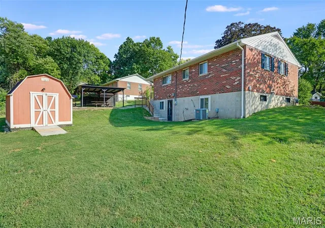 Photo 2 of Single family home for sale at 135 Appletree Ln, Glen Carbon, IL 62034 | MLS# MIS26057729 | Listing updated on 2026-09-13