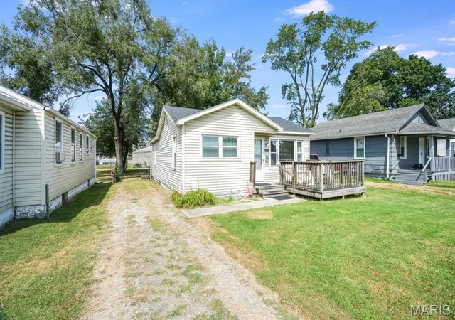 Photo 1 of Single family home for sale at 2627 Washington Ave, Granite City, IL 62040 | MLS# MIS26057738 | Listing updated on 2026-09-14
