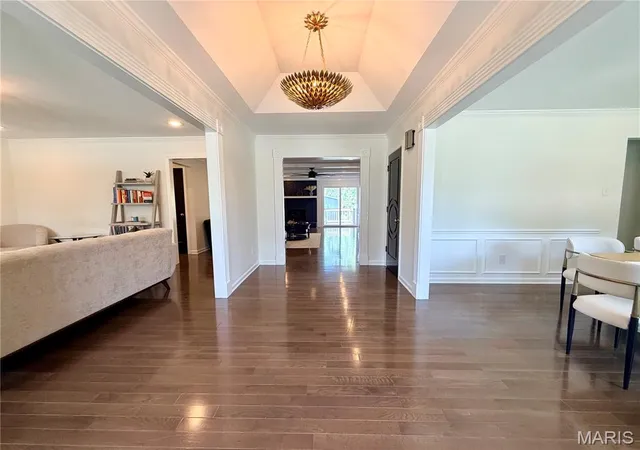 Photo 3 of Single family home for sale at 584 Sunbridge Dr, Chesterfield, MO 63017 | MLS# MIS26057743 | Listing updated on 2026-09-14