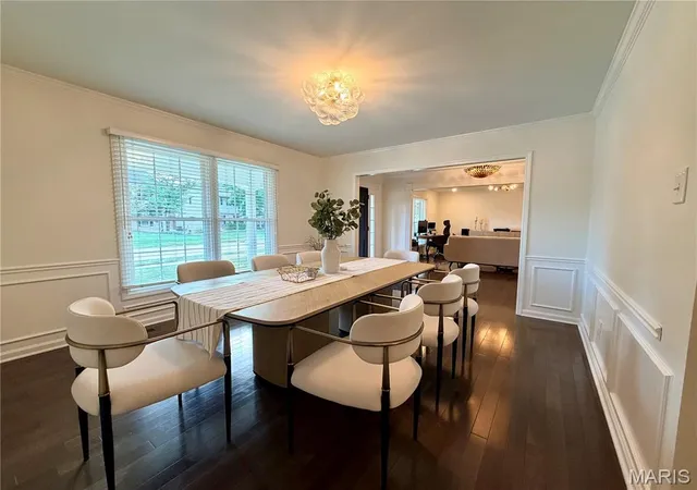 Photo 3 of Single family home for sale at 584 Sunbridge Dr, Chesterfield, MO 63017 | MLS# MIS26057743 | Listing updated on 2026-09-14
