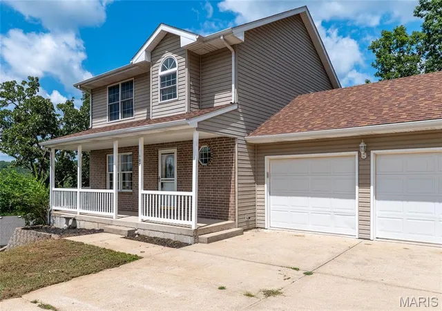 Photo 3 of Single family home for sale at 107 Crosscut Rd, Saint Robert, MO 65584 | MLS# MIS26057747 | Listing updated on 2026-09-07